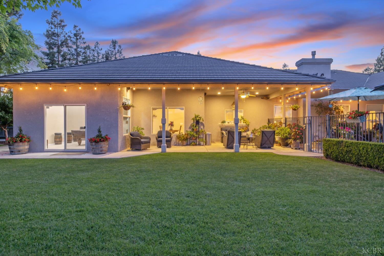 2833 E Laura Ct, Visalia, CA 93292
