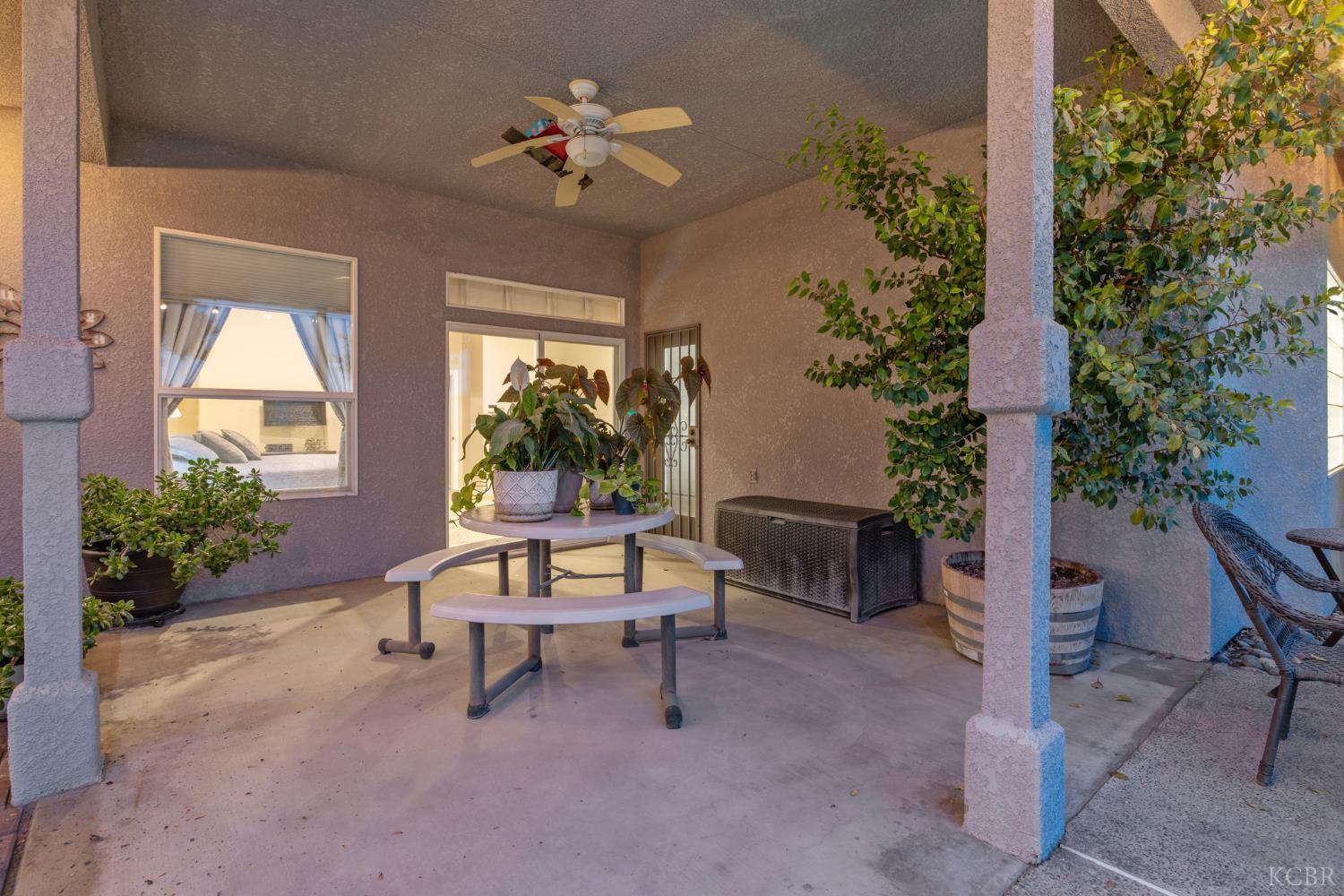 2833 E Laura Ct, Visalia, CA 93292