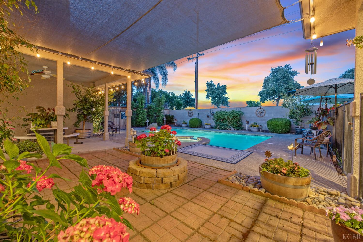 2833 E Laura Ct, Visalia, CA 93292
