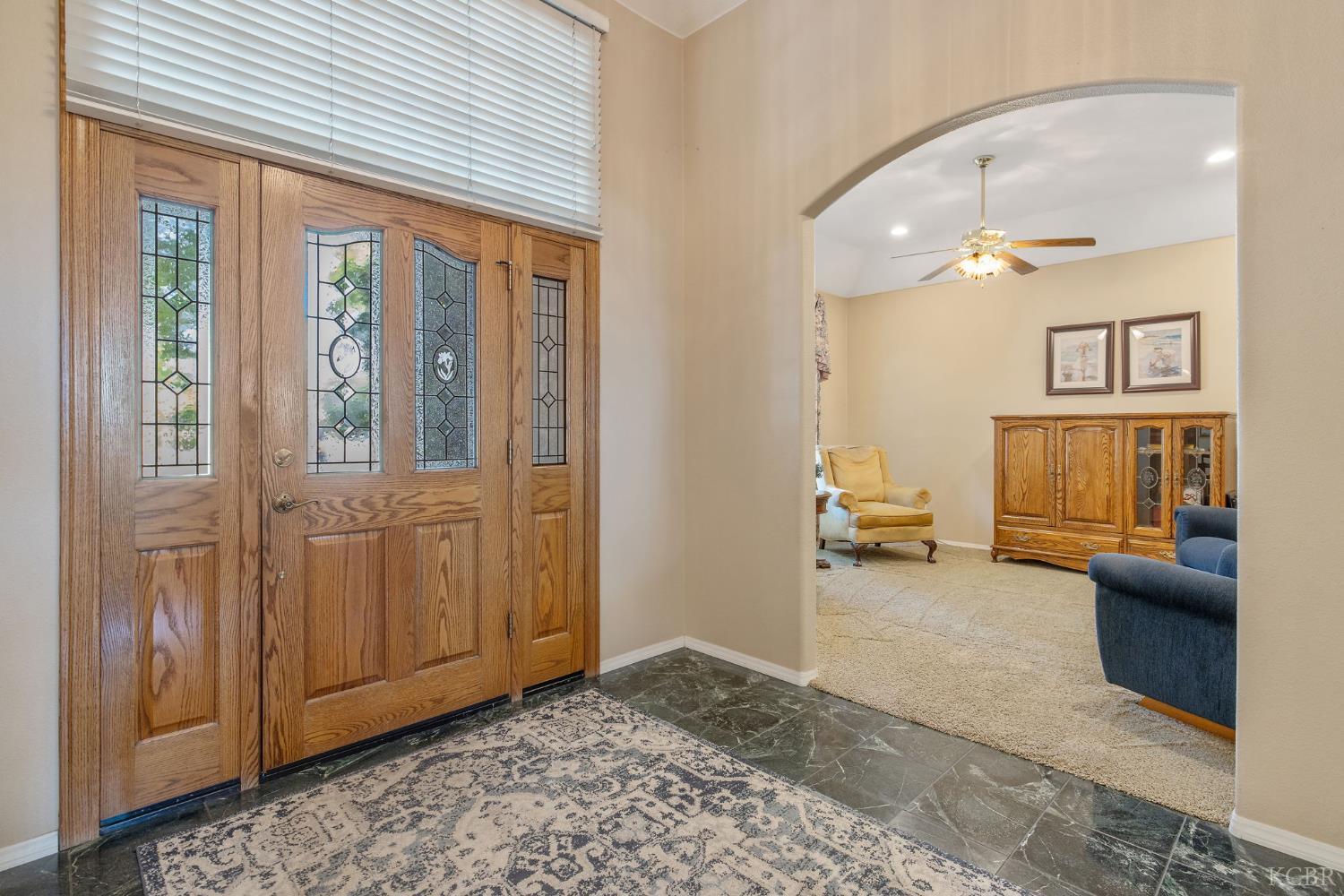 2833 E Laura Ct, Visalia, CA 93292