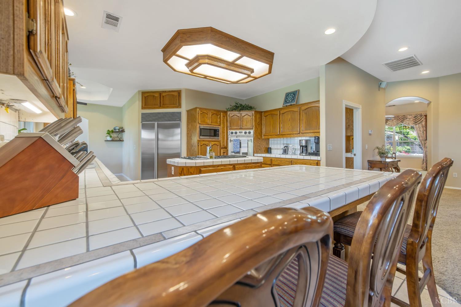 2833 E Laura Ct, Visalia, CA 93292