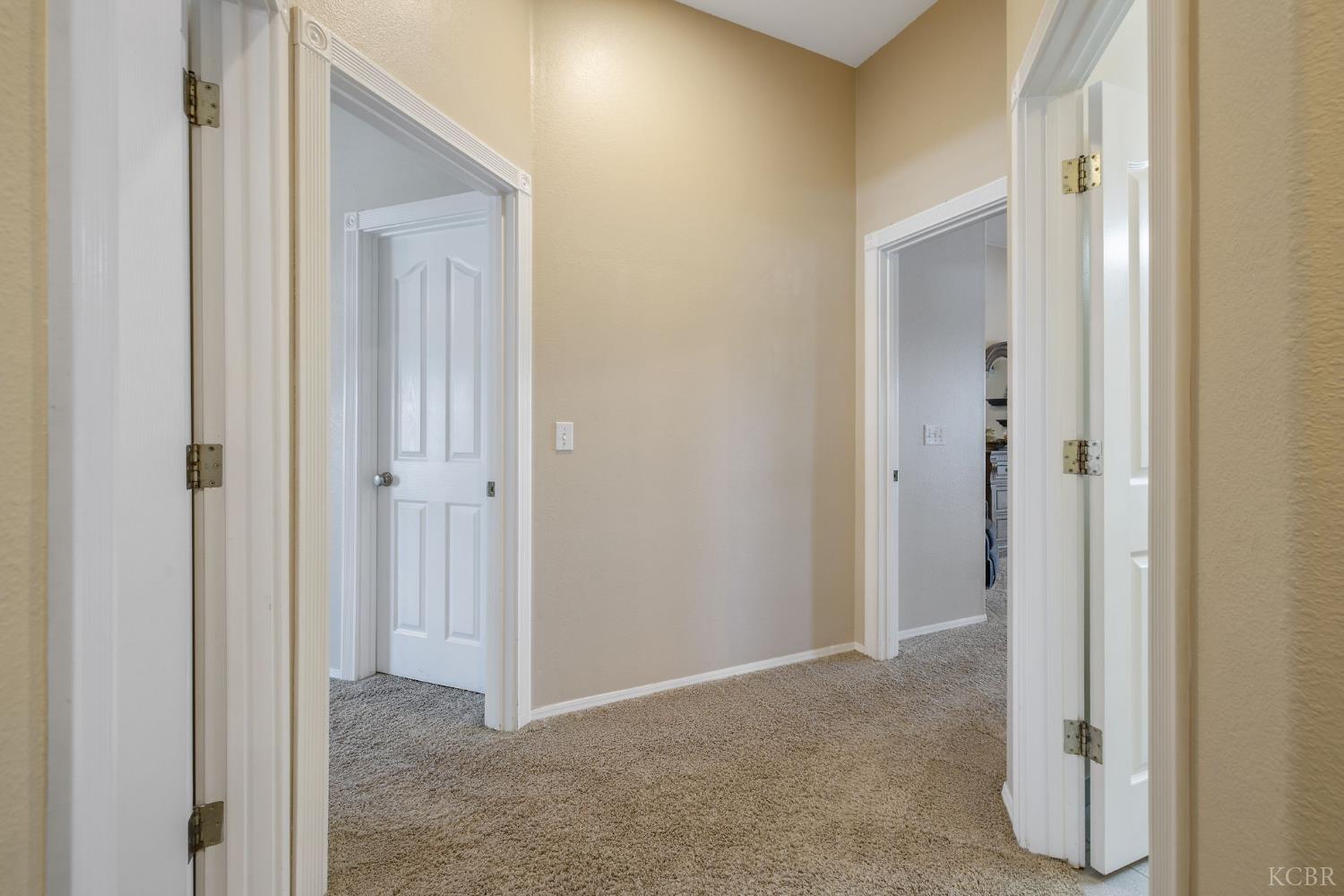 2833 E Laura Ct, Visalia, CA 93292