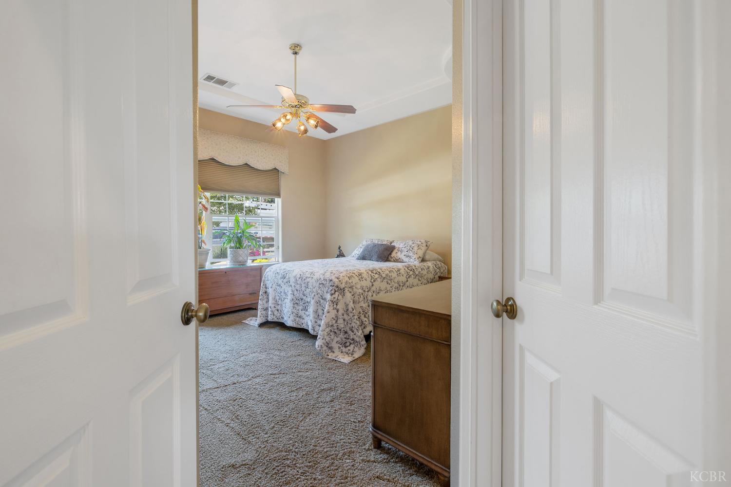 2833 E Laura Ct, Visalia, CA 93292