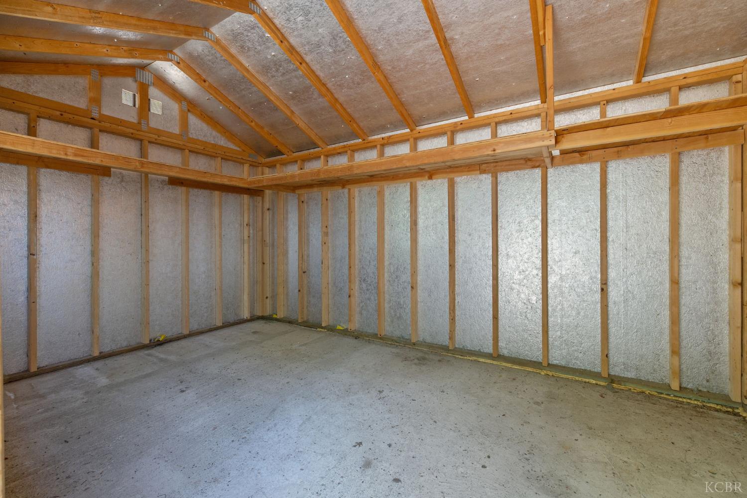 2833 E Laura Ct, Visalia, CA 93292