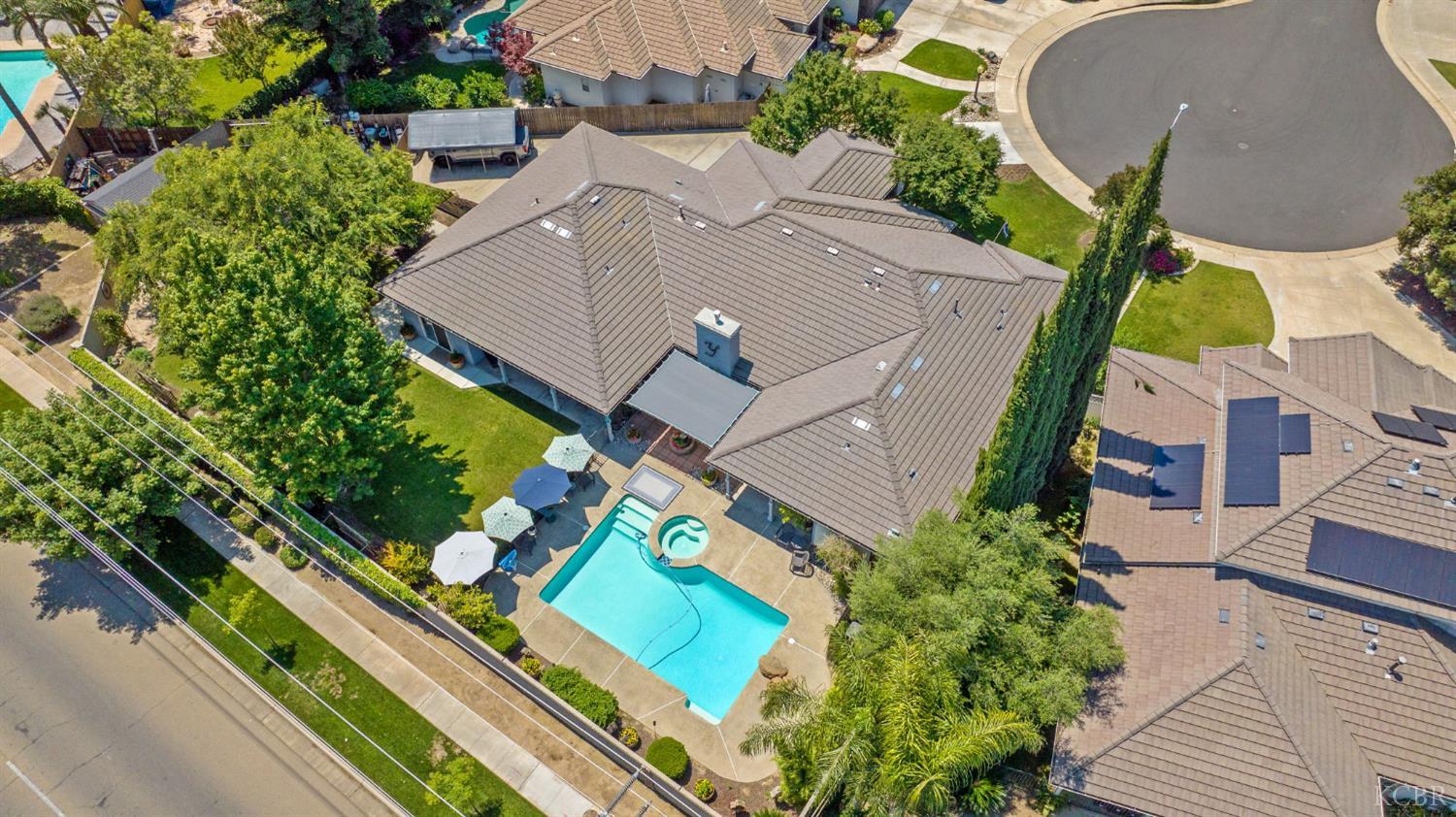 2833 E Laura Ct, Visalia, CA 93292