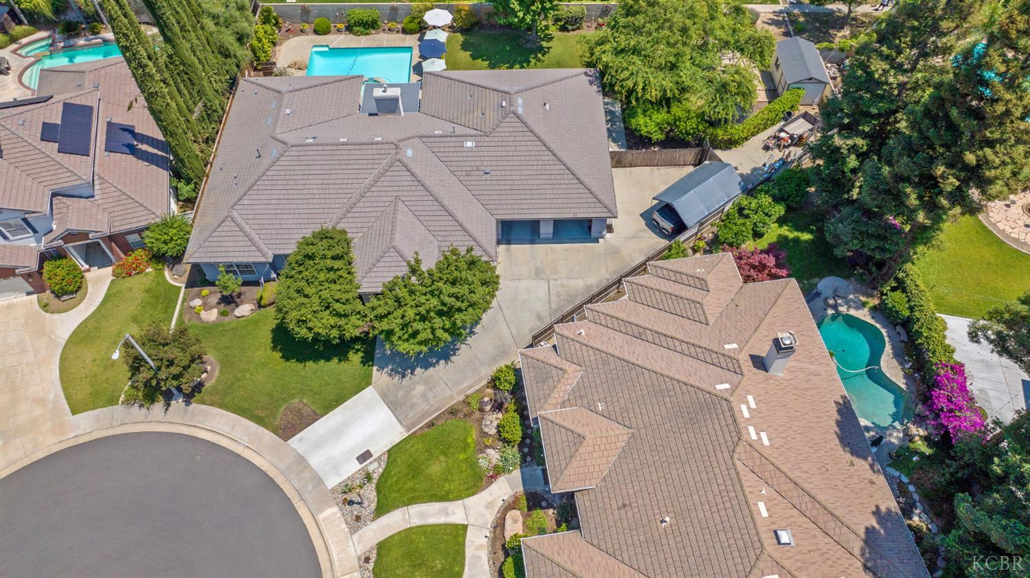 2833 E Laura Ct, Visalia, CA 93292