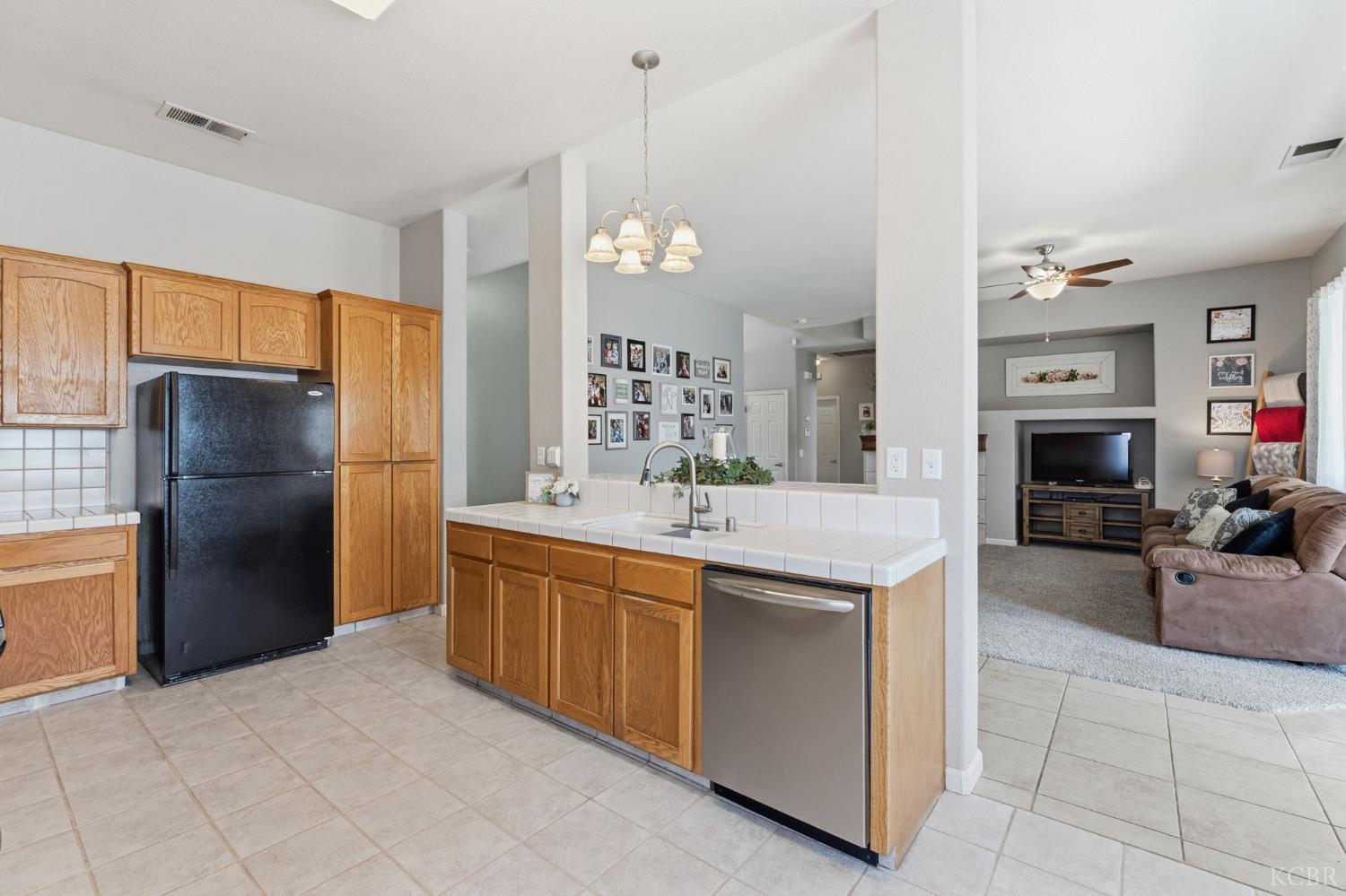 1757 Homestead Way, Lemoore, CA 93245