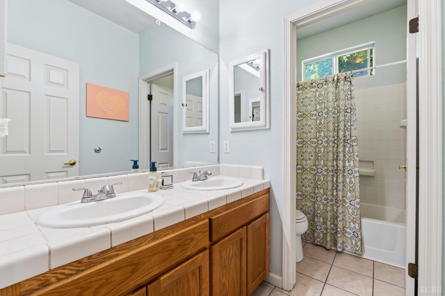 1757 Homestead Way, Lemoore, CA 93245