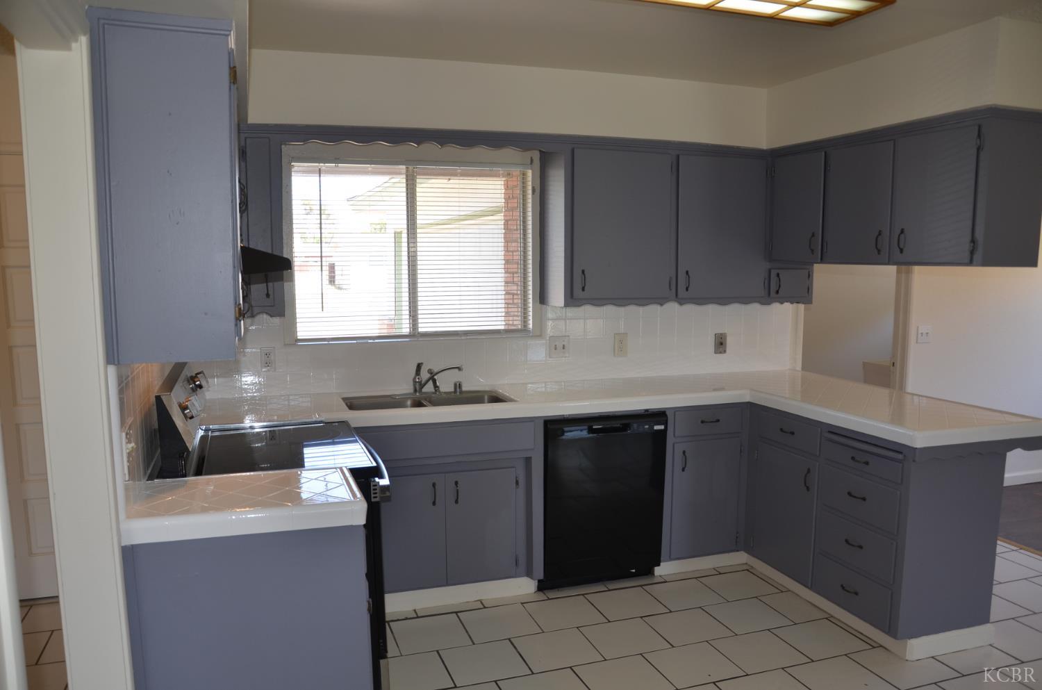 339 W Spring Ln, Lemoore, CA 93245