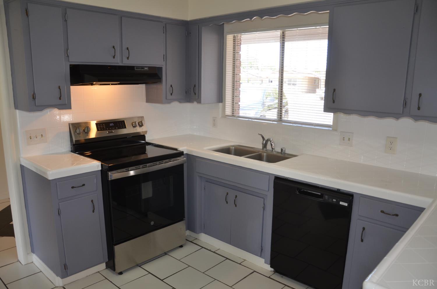 339 W Spring Ln, Lemoore, CA 93245