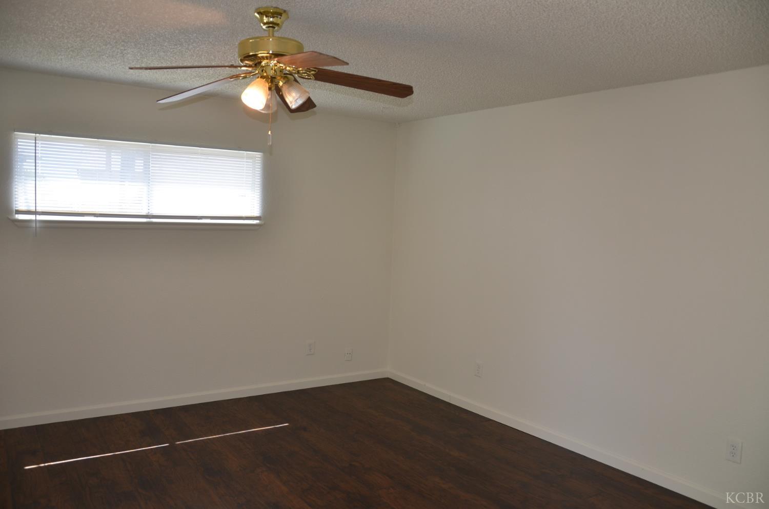 339 W Spring Ln, Lemoore, CA 93245