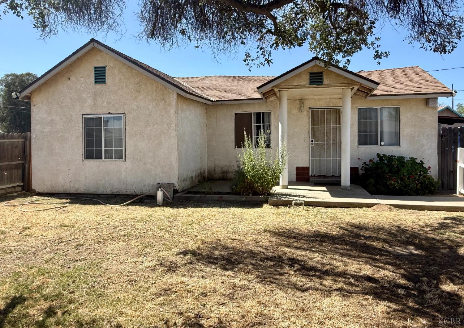 10903 Thompson Dr, Hanford, CA 93230