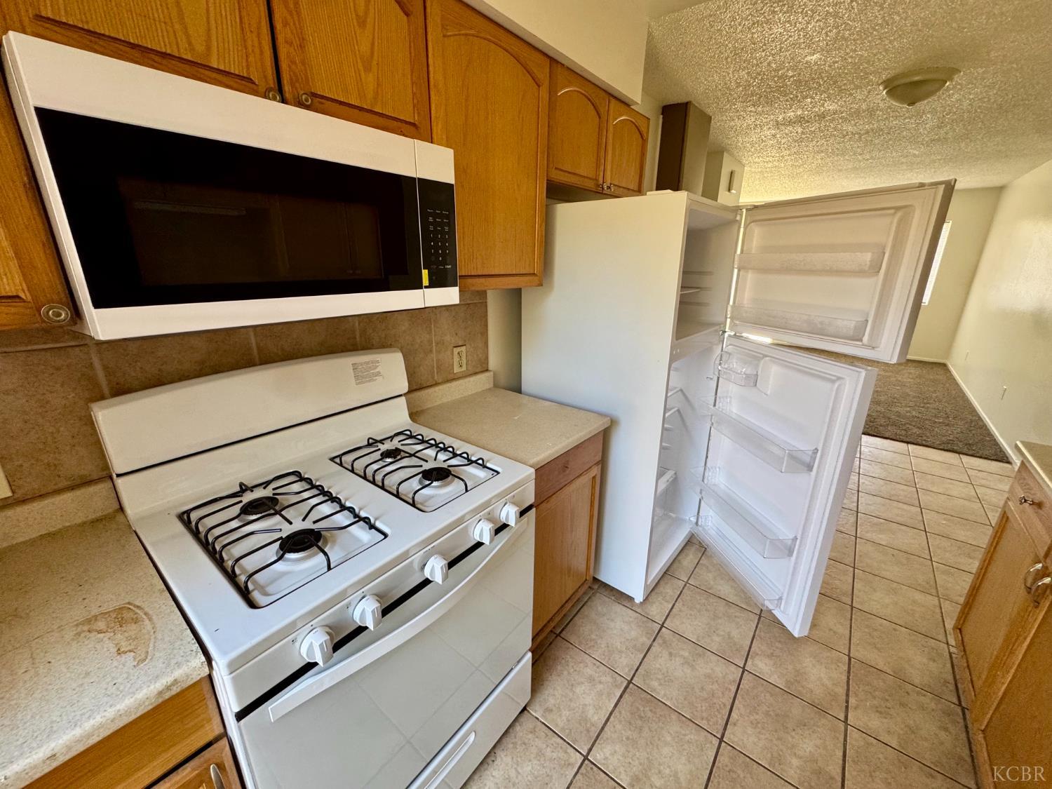 2011 2015 N Parker Place, Hanford, CA 93230