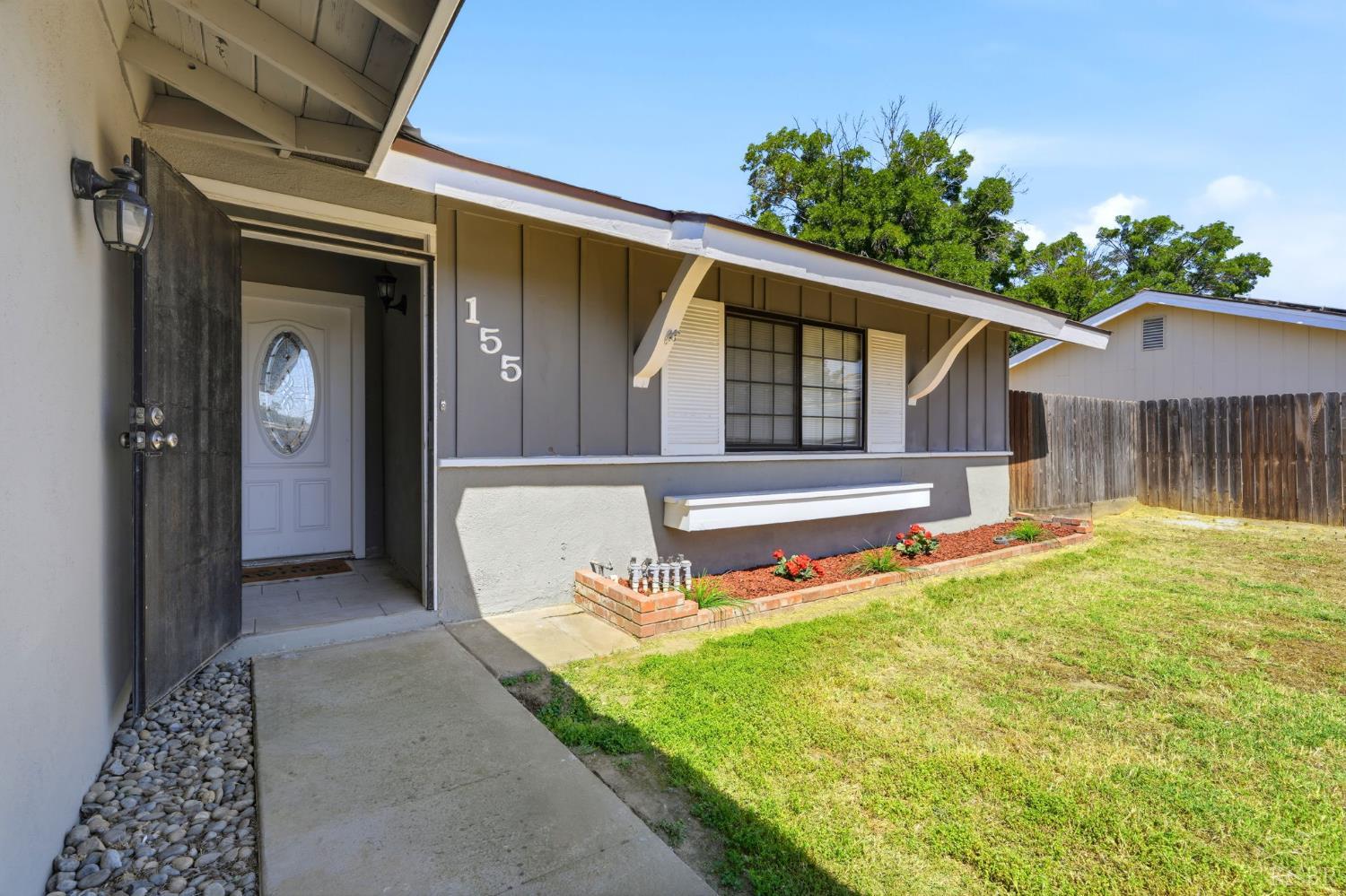 155 Lum Dr, Lemoore, CA 93245