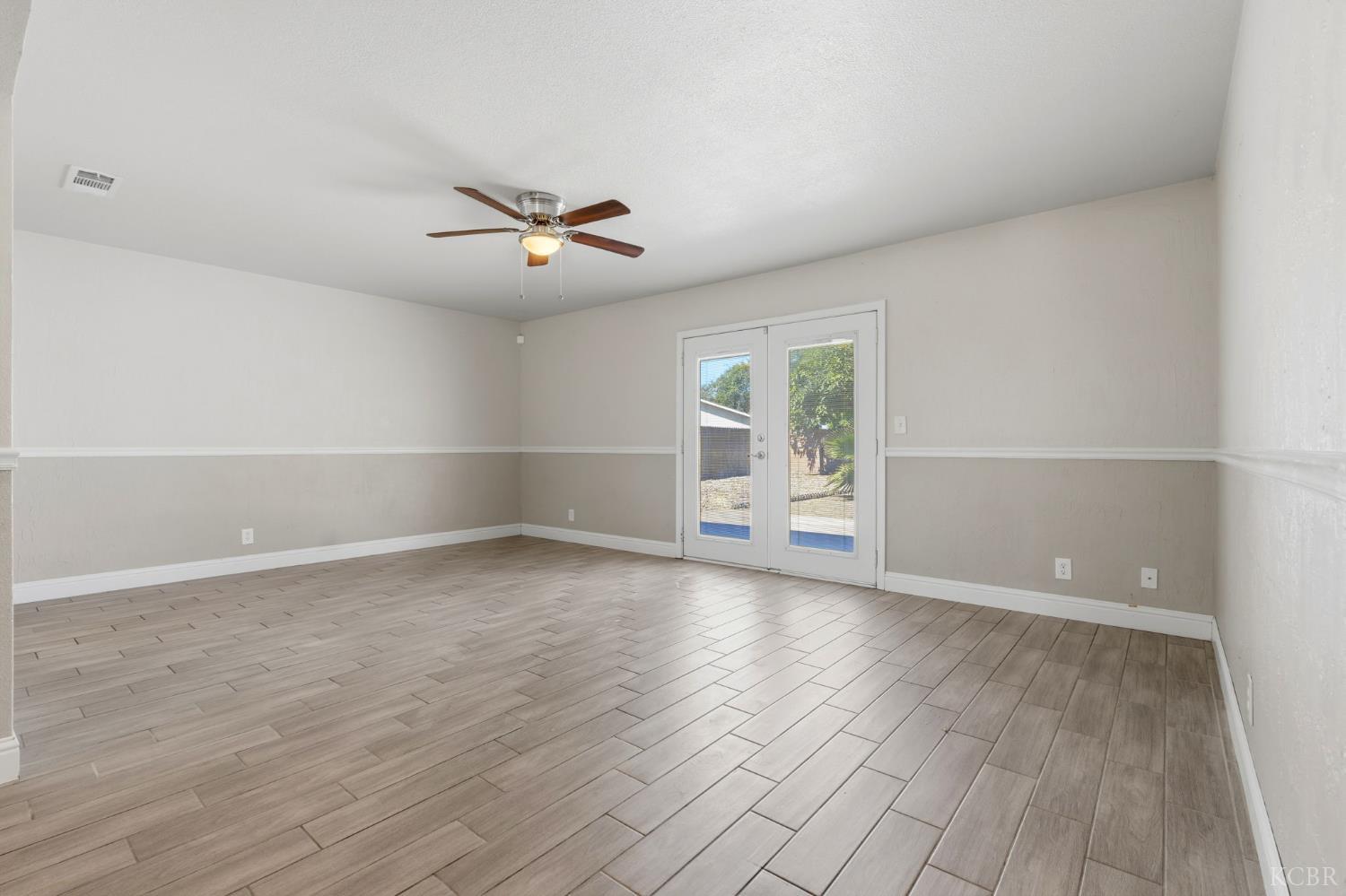 155 Lum Dr, Lemoore, CA 93245
