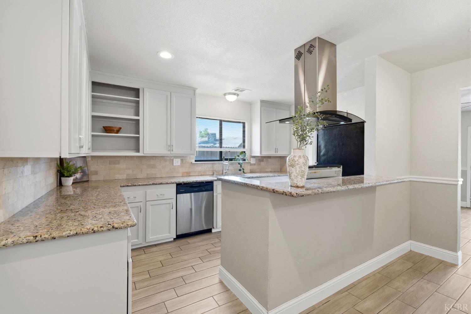 155 Lum Dr, Lemoore, CA 93245