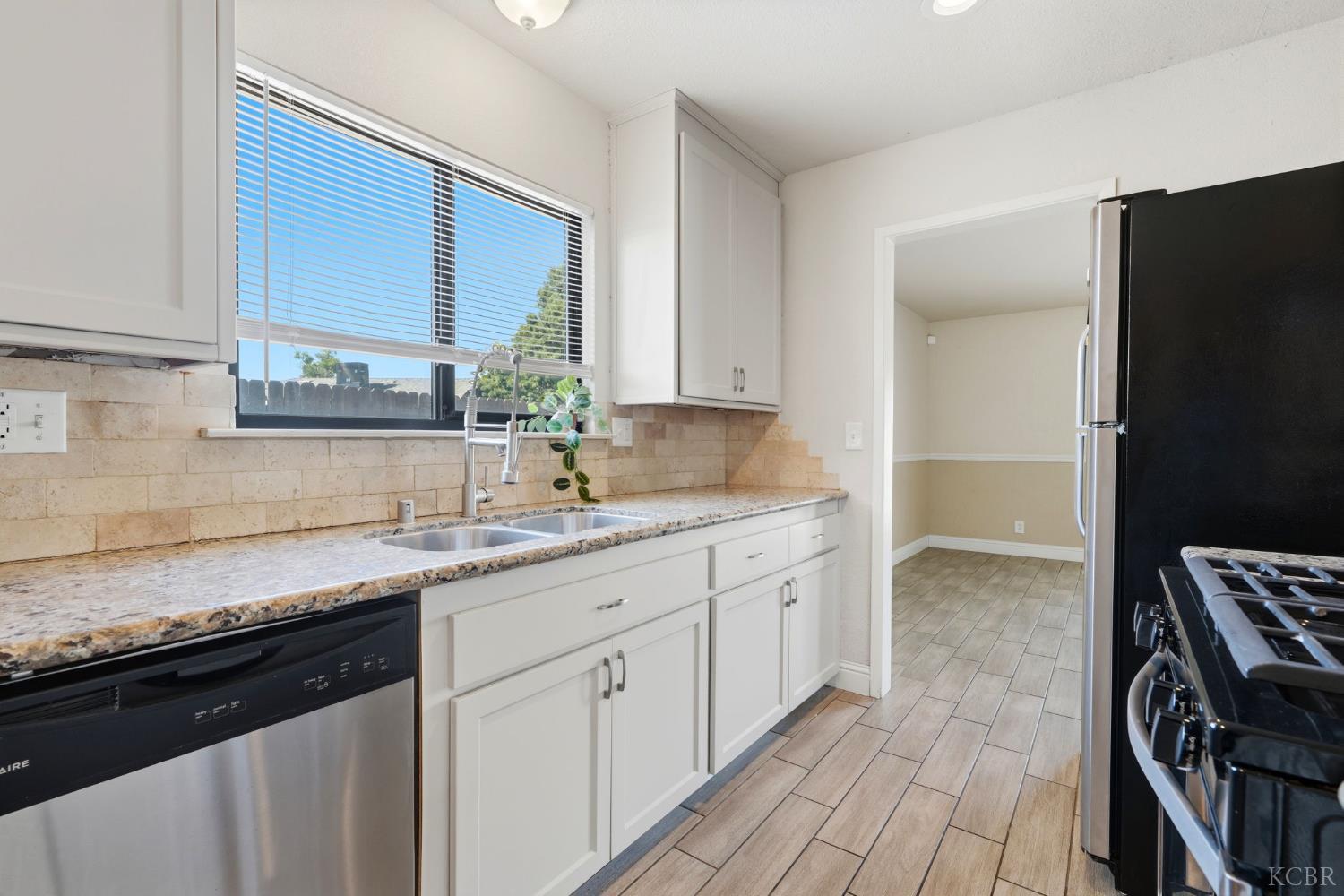 155 Lum Dr, Lemoore, CA 93245