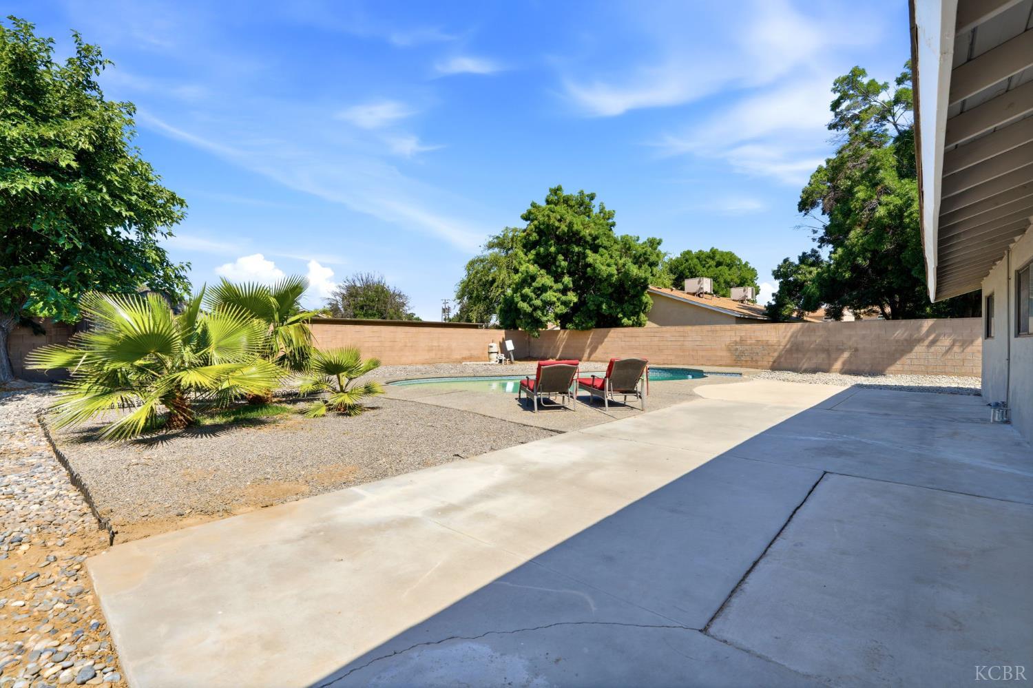155 Lum Dr, Lemoore, CA 93245