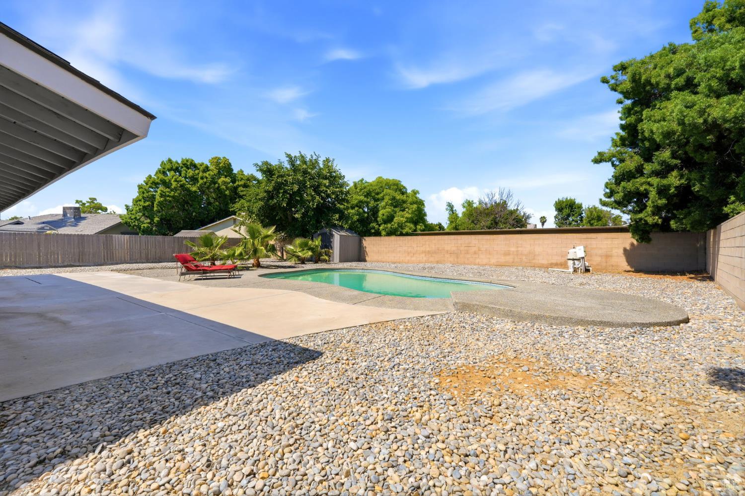 155 Lum Dr, Lemoore, CA 93245