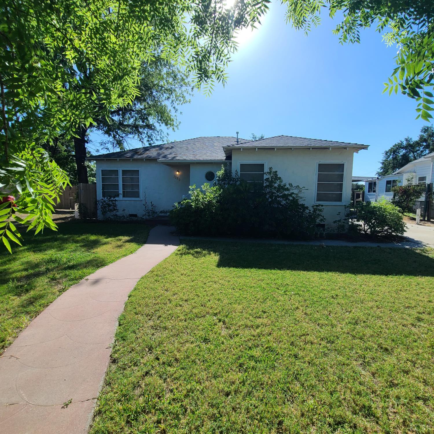 1350 Redington, Hanford, CA 93230