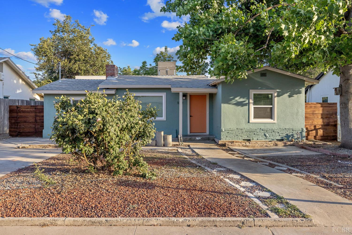1019 E Laurel Ave, Visalia, CA 93292