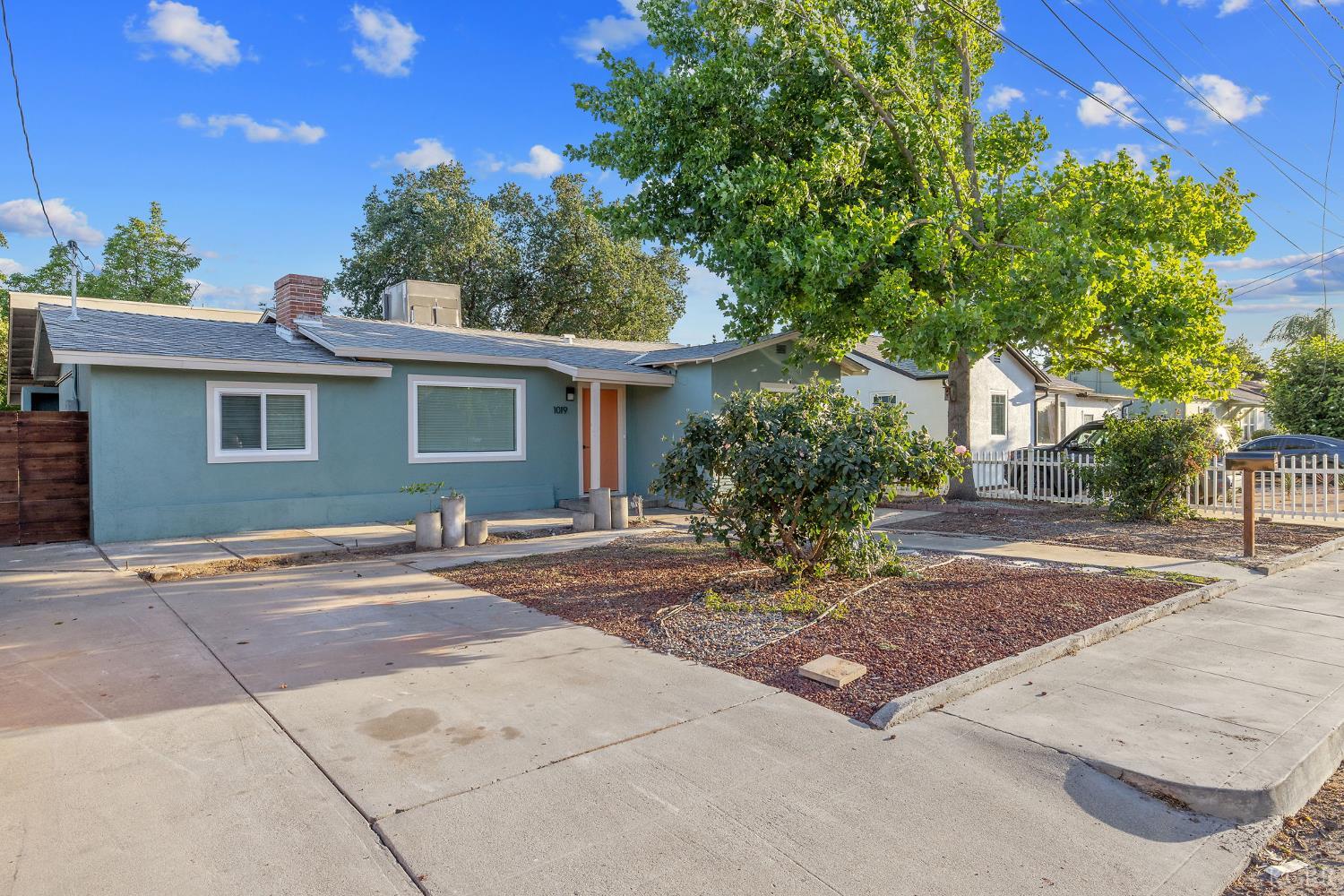 1019 E Laurel Ave, Visalia, CA 93292