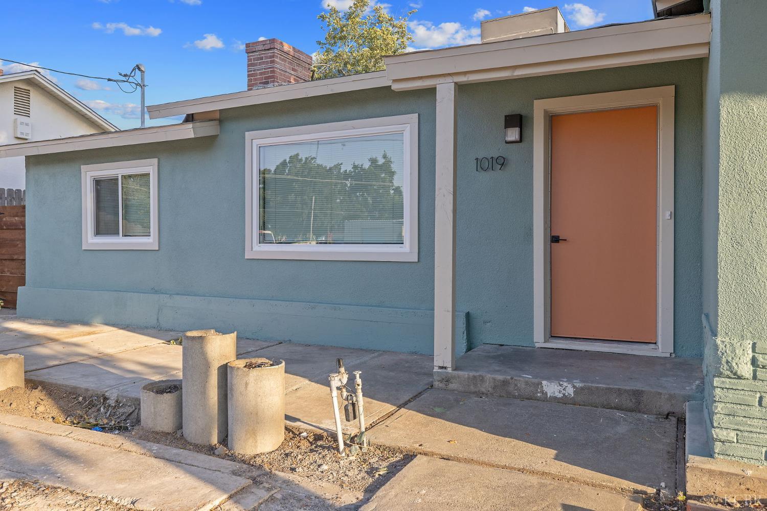 1019 E Laurel Ave, Visalia, CA 93292