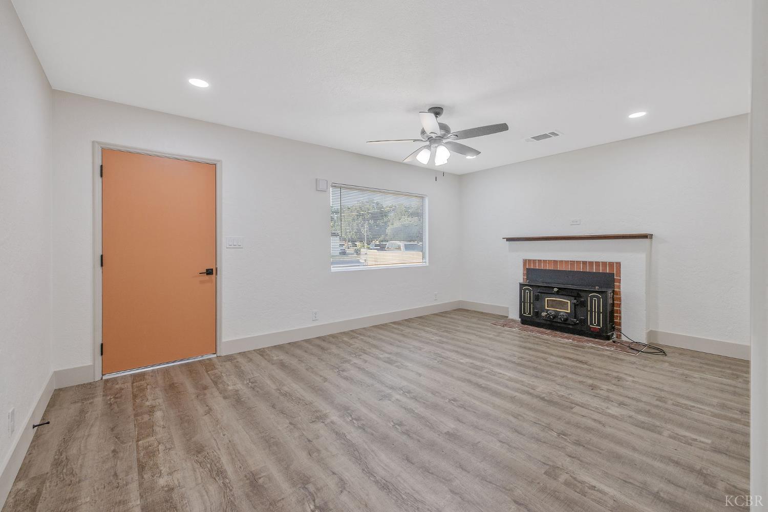 1019 E Laurel Ave, Visalia, CA 93292