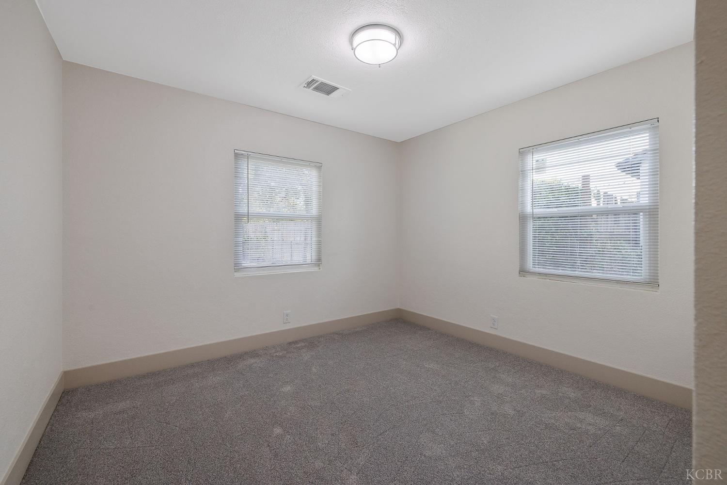 1019 E Laurel Ave, Visalia, CA 93292