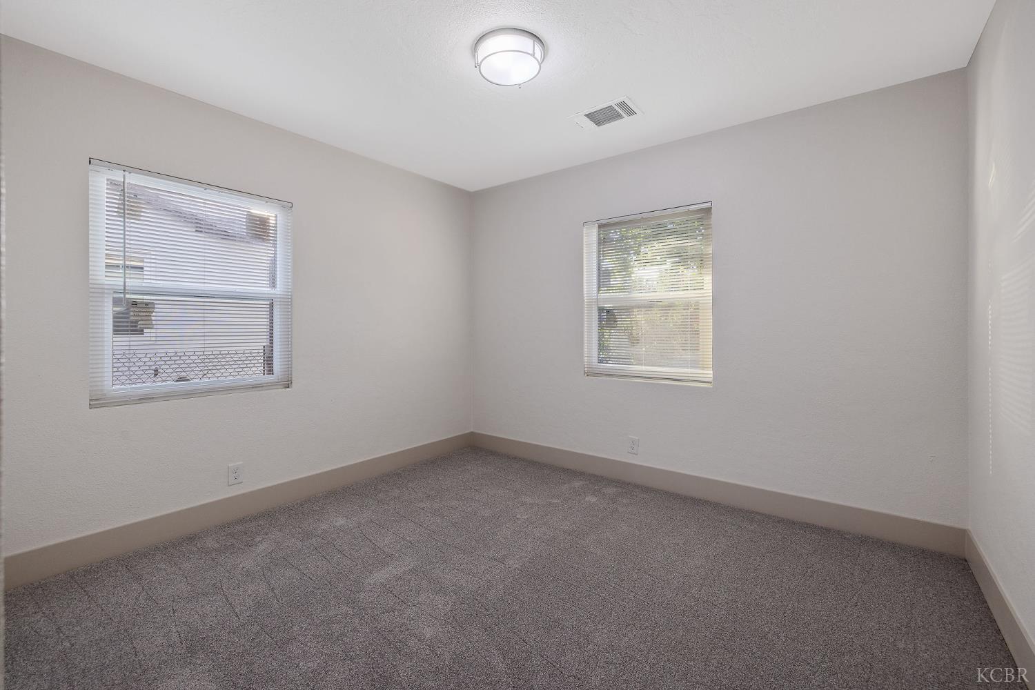 1019 E Laurel Ave, Visalia, CA 93292