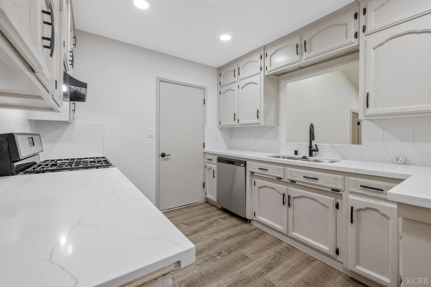 1019 E Laurel Ave, Visalia, CA 93292