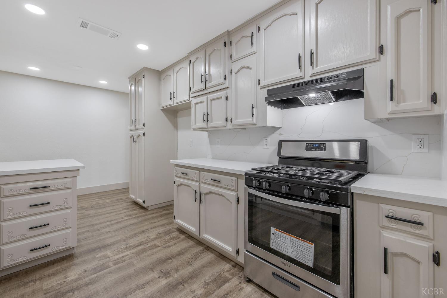 1019 E Laurel Ave, Visalia, CA 93292