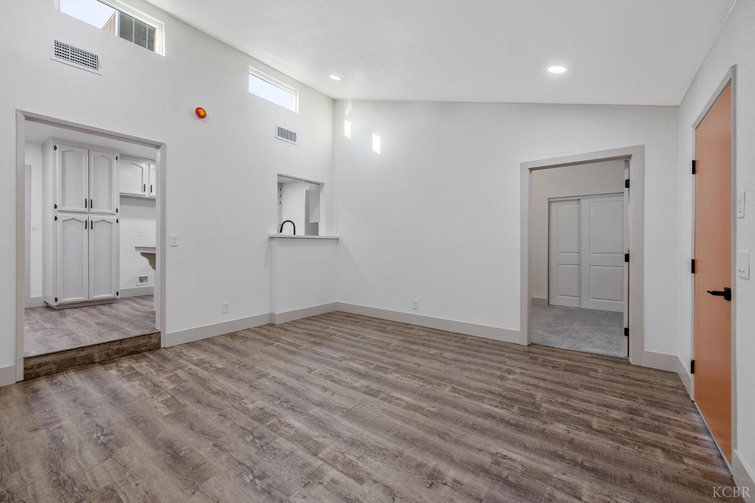1019 E Laurel Ave, Visalia, CA 93292