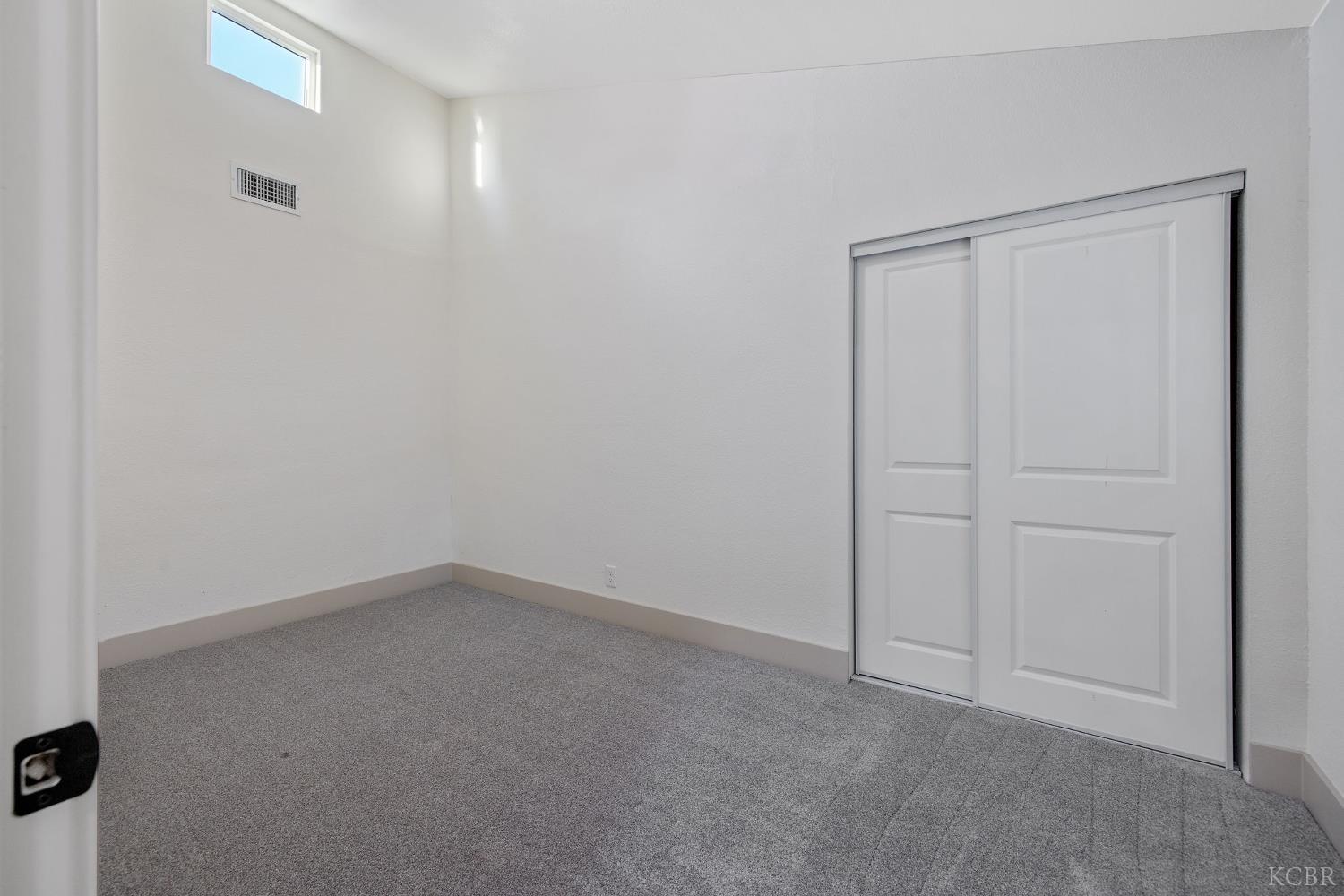 1019 E Laurel Ave, Visalia, CA 93292