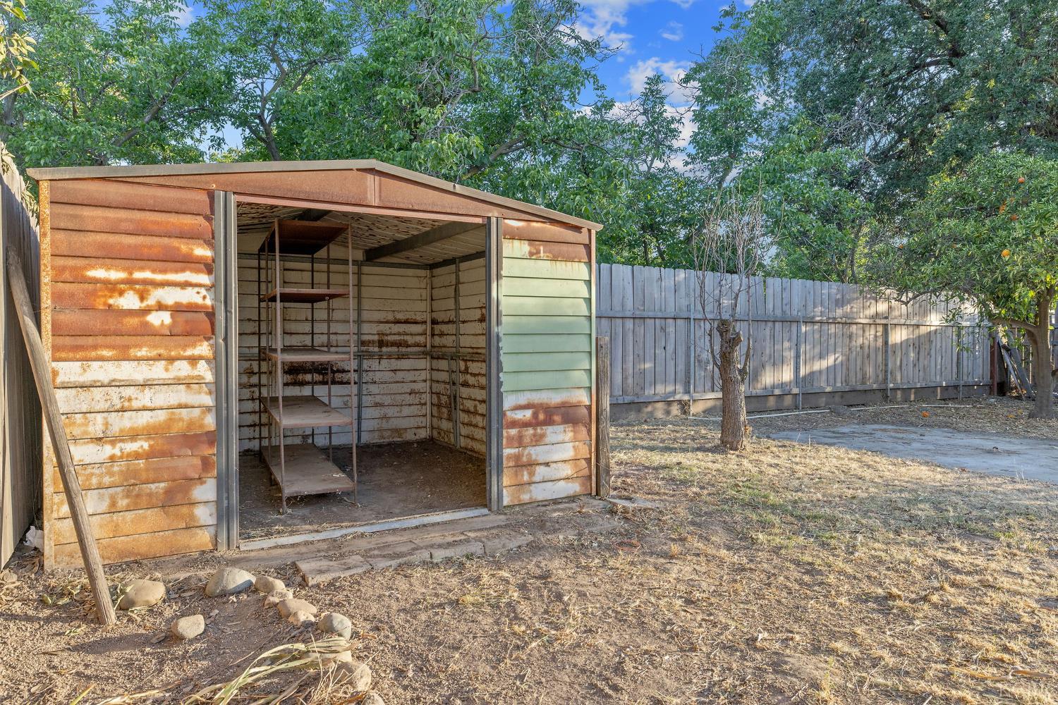 1019 E Laurel Ave, Visalia, CA 93292