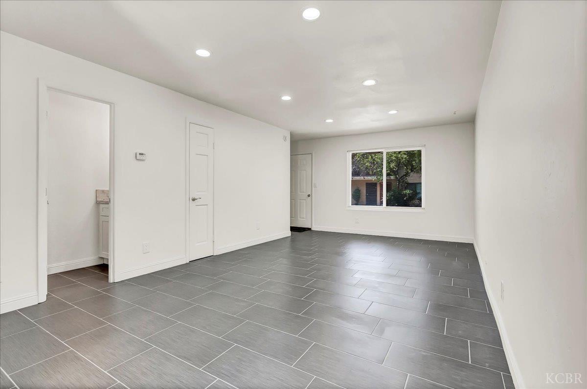 888 N Greenfield. Apt #O Ave, Hanford, CA 93230