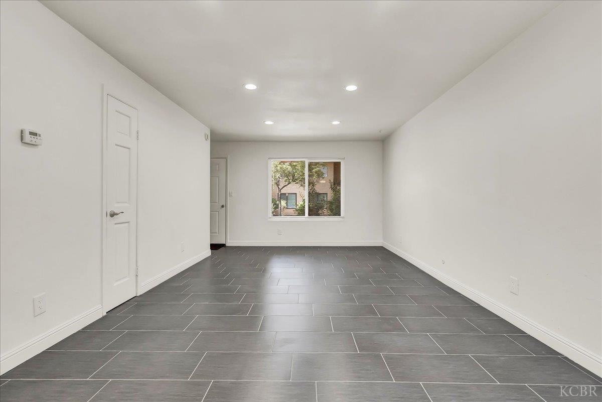 888 N Greenfield. Apt #O Ave, Hanford, CA 93230