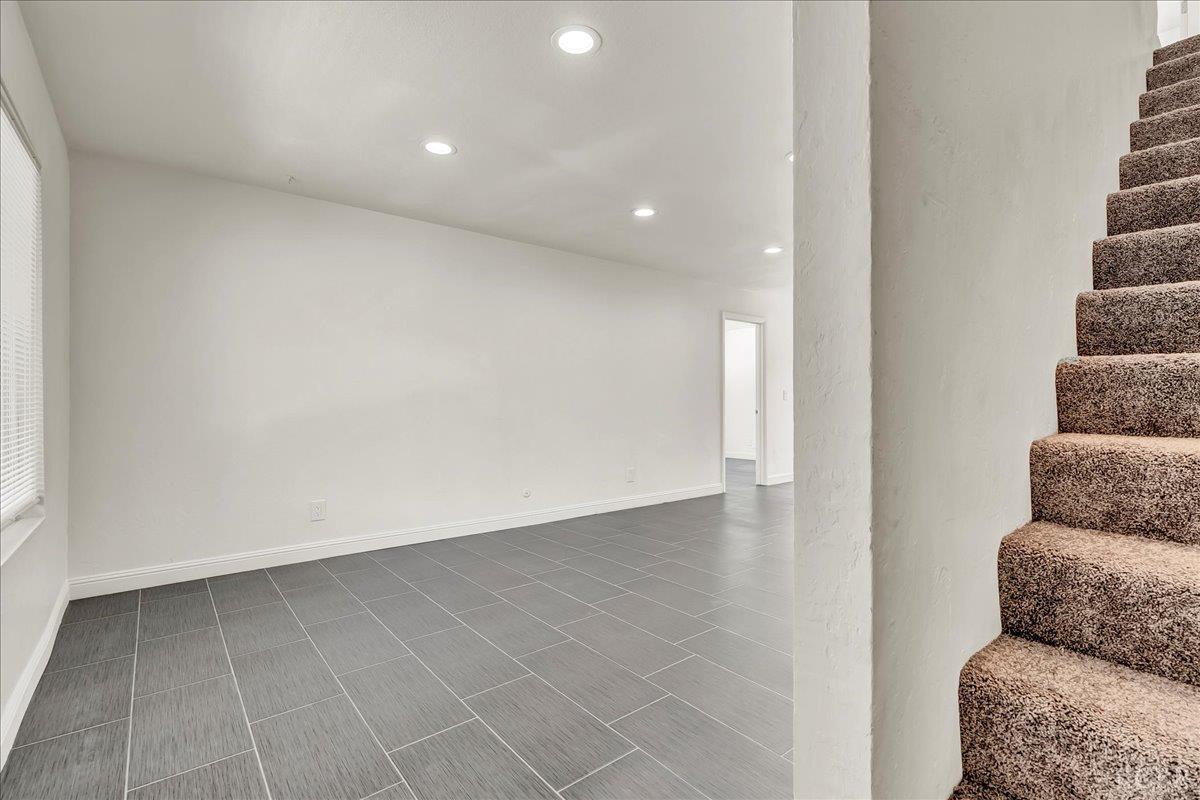 888 N Greenfield. Apt #O Ave, Hanford, CA 93230