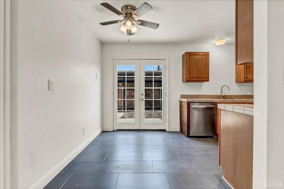 888 N Greenfield. Apt #O Ave, Hanford, CA 93230