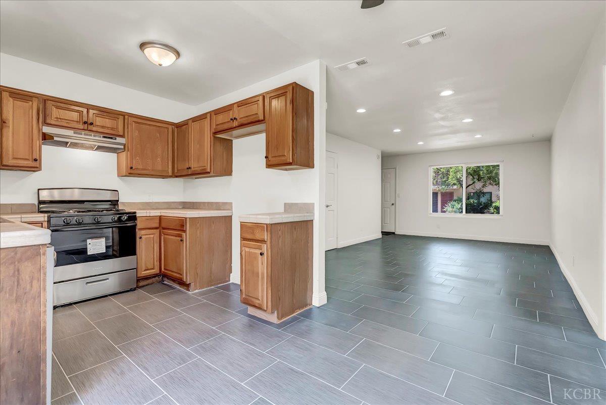 888 N Greenfield. Apt #O Ave, Hanford, CA 93230