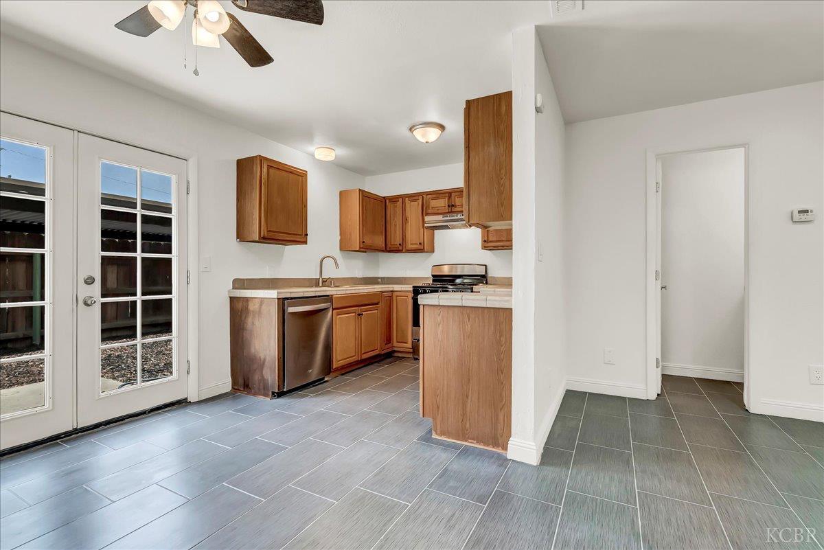 888 N Greenfield. Apt #O Ave, Hanford, CA 93230