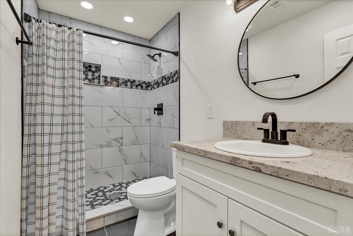 888 N Greenfield. Apt #O Ave, Hanford, CA 93230