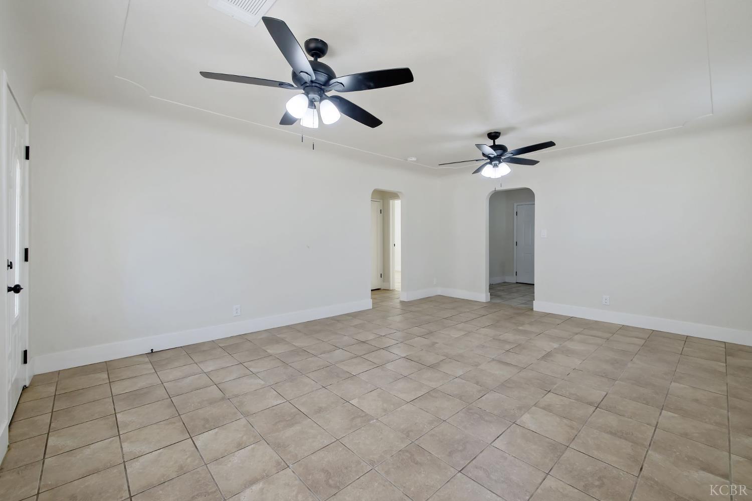 13872 Hanford Armona Rd, Armona, CA 93202