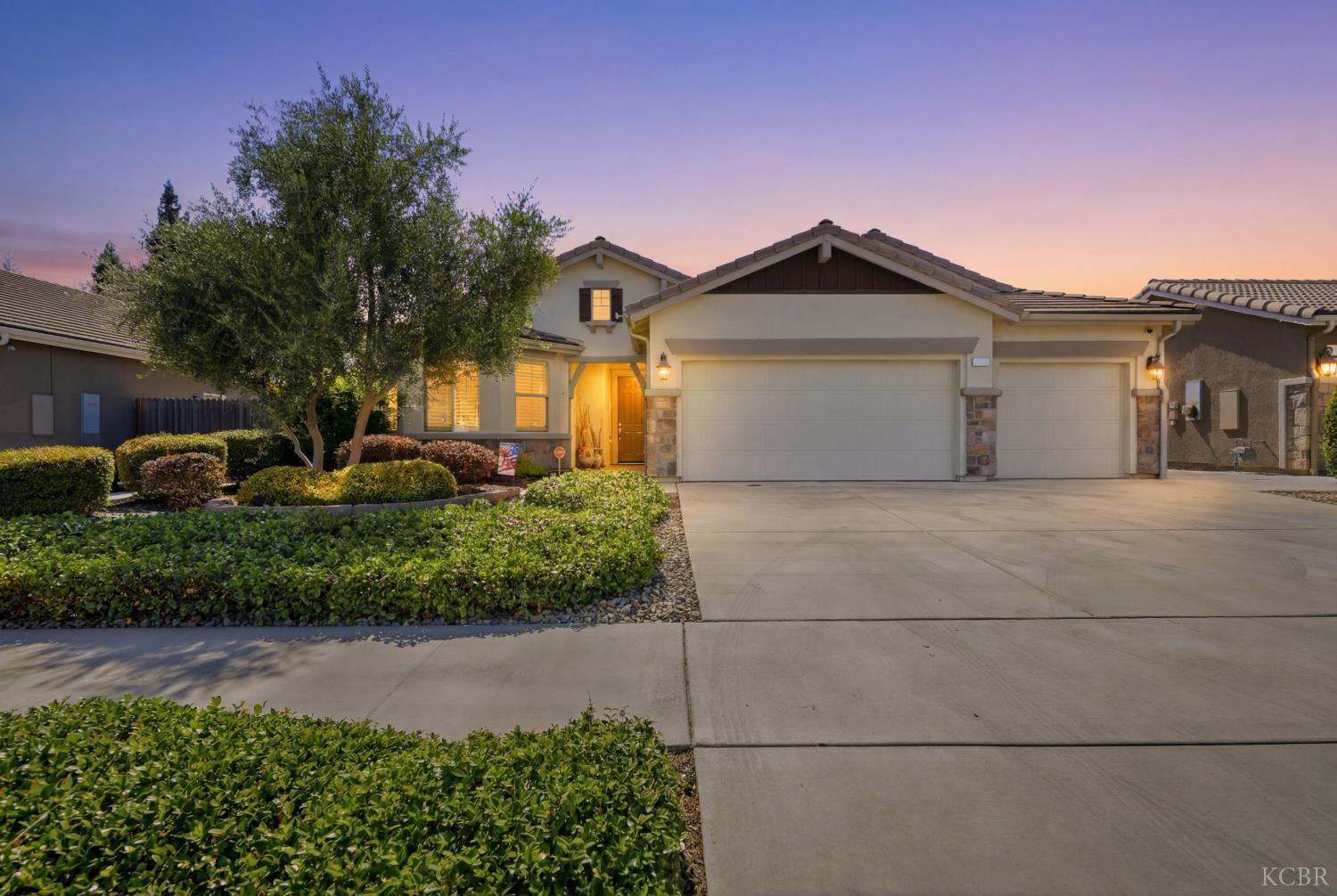 3245 S Meadowbrook St SE, Visalia, CA 93292