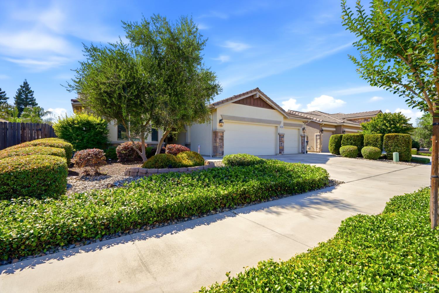 3245 S Meadowbrook St SE, Visalia, CA 93292