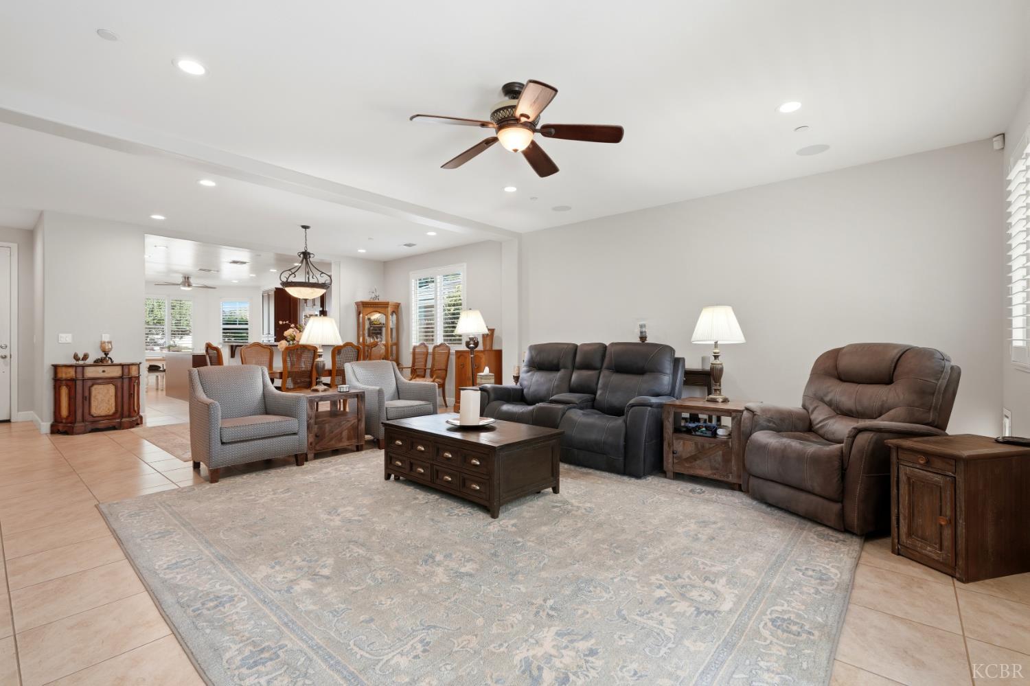 3245 S Meadowbrook St SE, Visalia, CA 93292