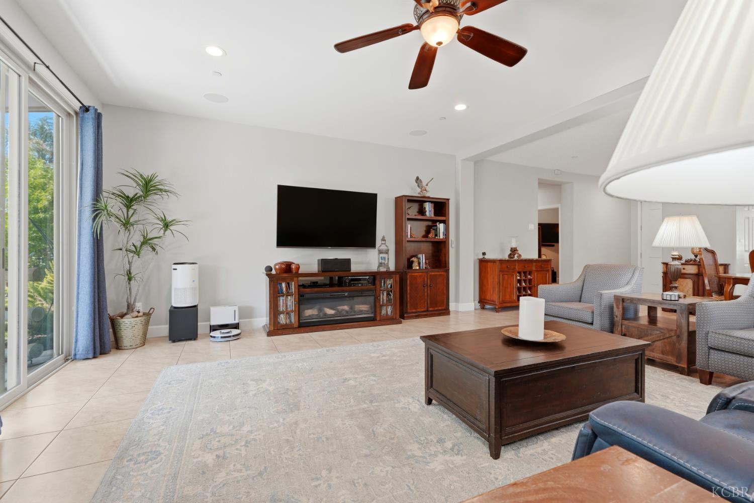 3245 S Meadowbrook St SE, Visalia, CA 93292