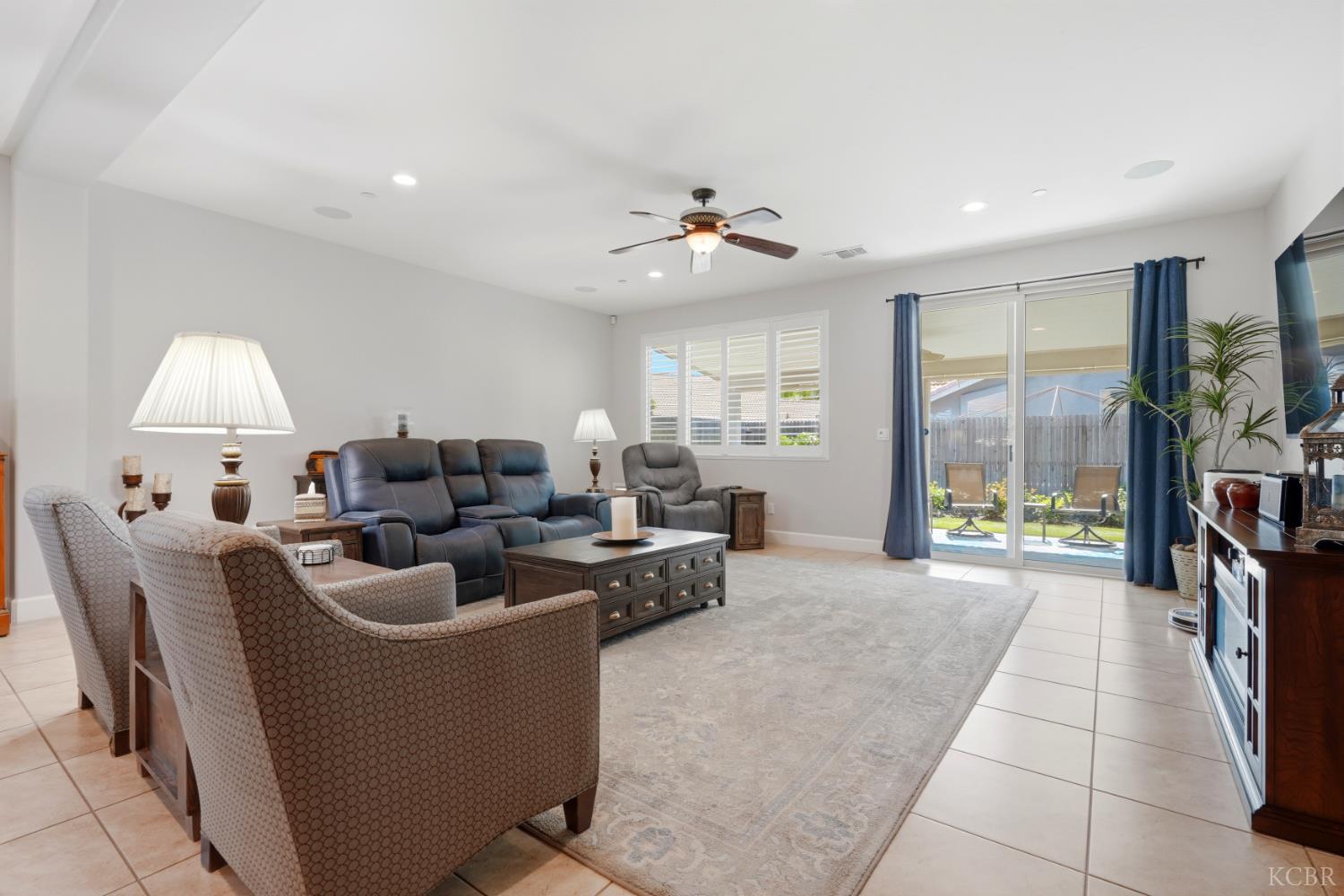 3245 S Meadowbrook St SE, Visalia, CA 93292