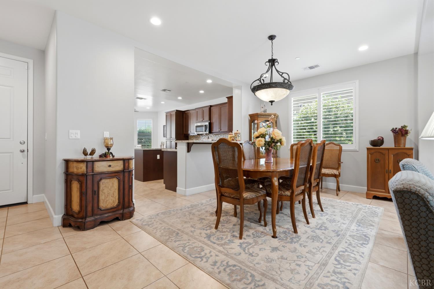 3245 S Meadowbrook St SE, Visalia, CA 93292