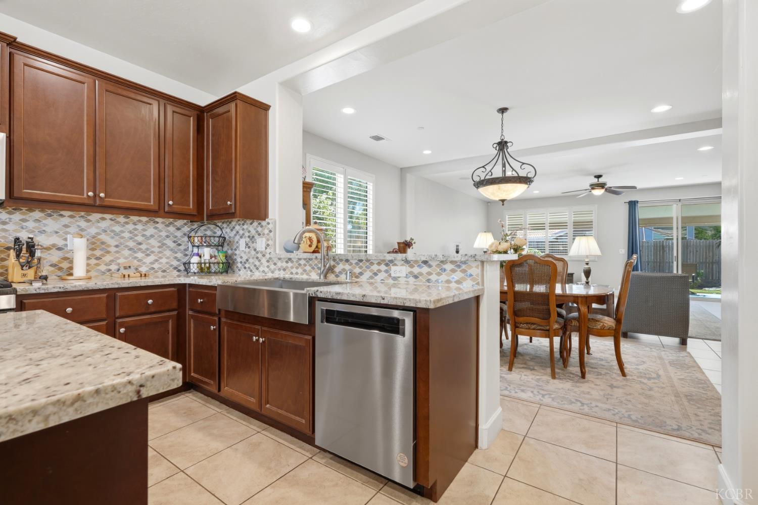 3245 S Meadowbrook St SE, Visalia, CA 93292